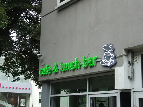 Litery cafe & lunch bar z podświetleniem