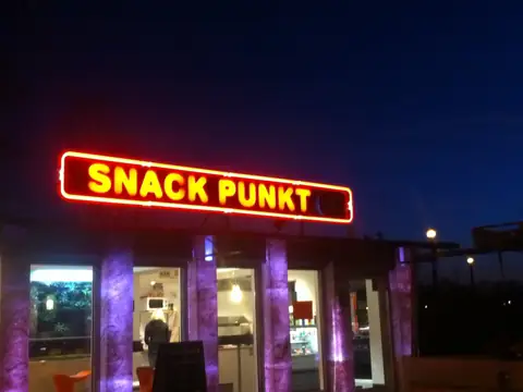 Neon SNACK PUNKT